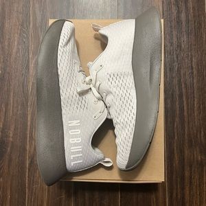 NOBULL ivory/gray runner plus